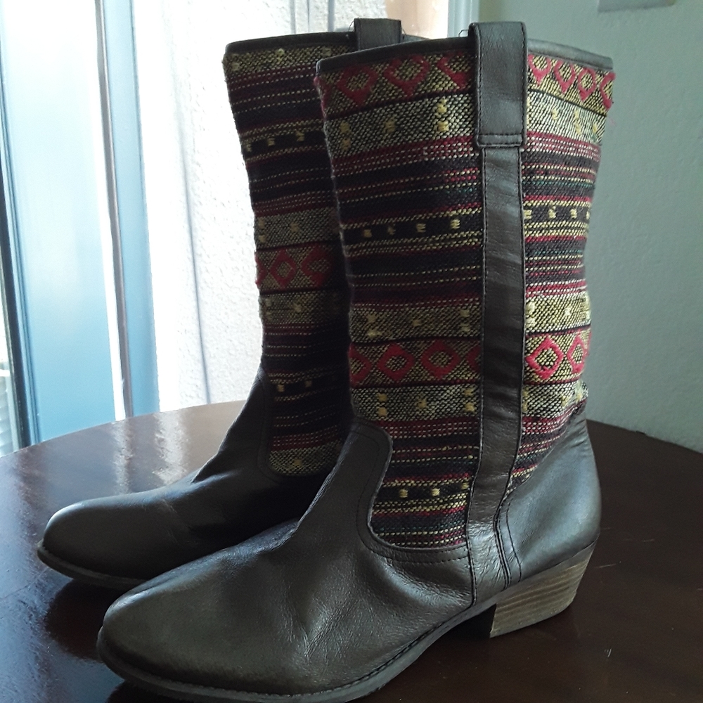Steve Madden Brown Aztec Boots and Bag